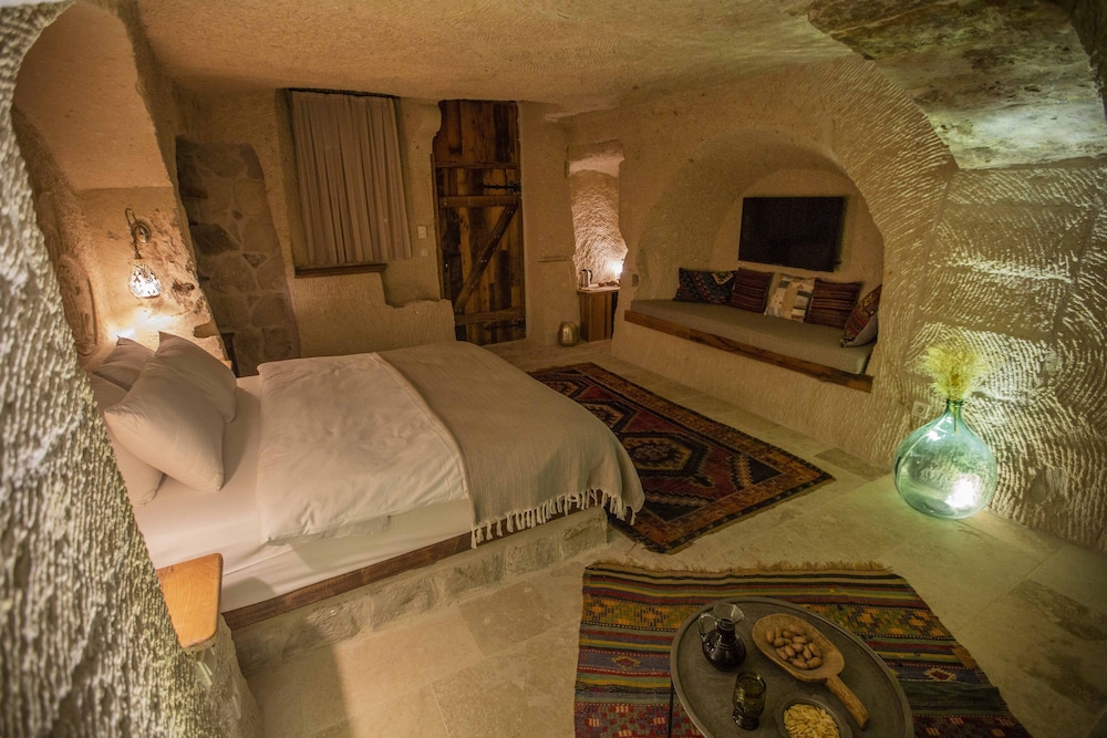 Deluxe Room - Photo 10