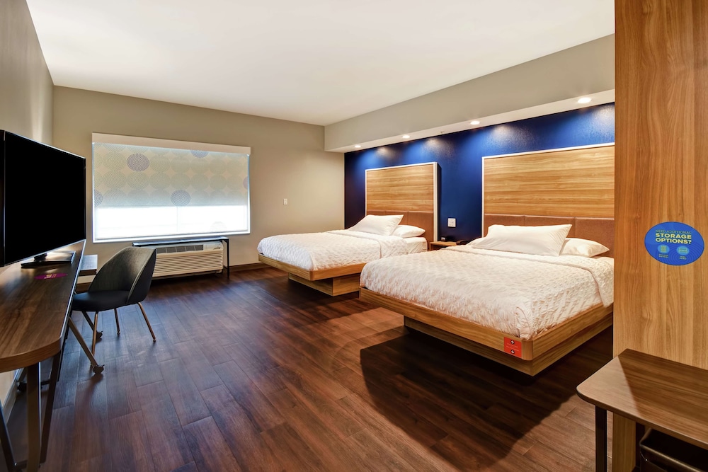 Room, 2 Queen Beds, Accessible, Bathtub (Hearing)