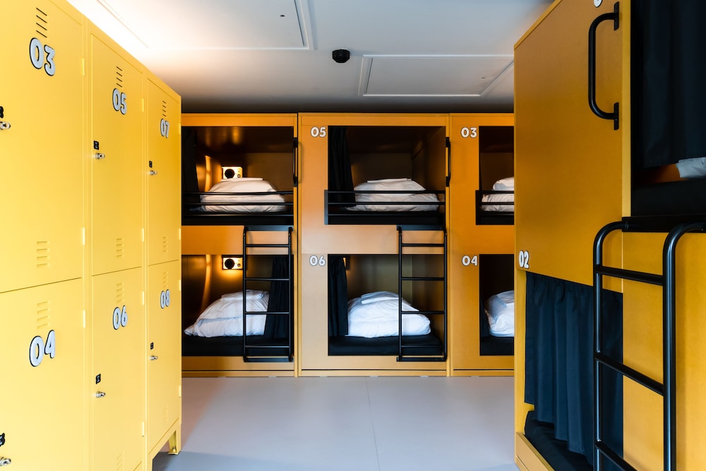 1 lit dans un dortoir mixte de 16 lits