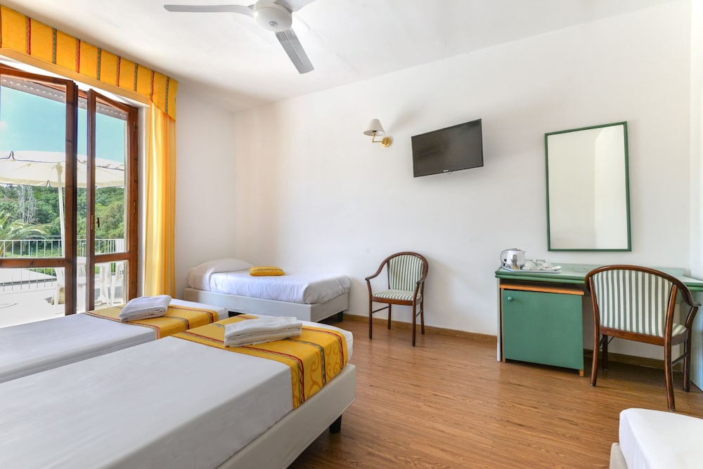 Classic Double Room - Photo 21