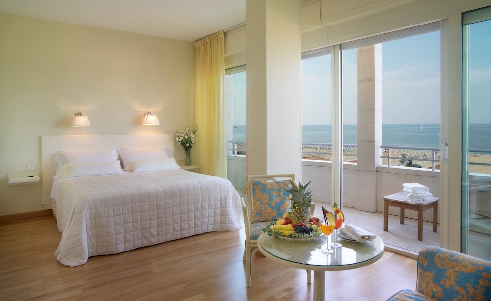 Deluxe Room, Sea View - Photo 1