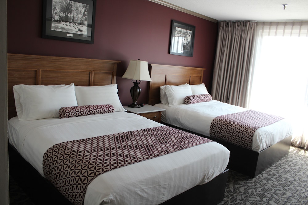 Standard Room, 2 Queen Beds - Photo 1