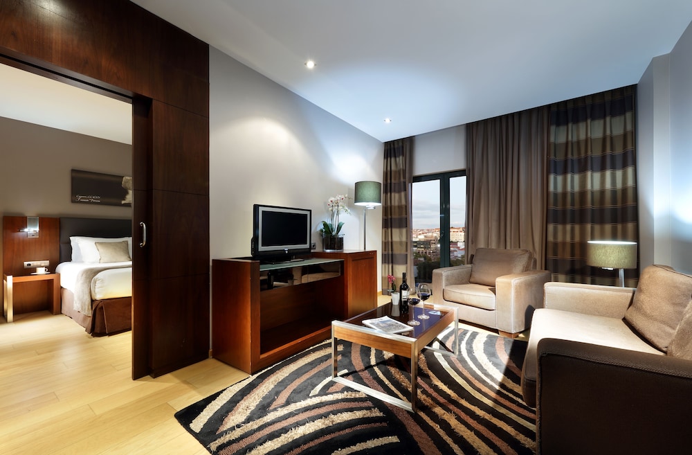 Junior Suite, 1 King Bed with Sofa bed