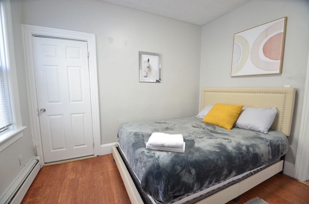 Basic Apartment, 3 Bedrooms photo 2