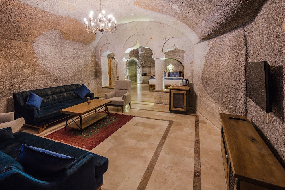 Grand Suite, Courtyard View