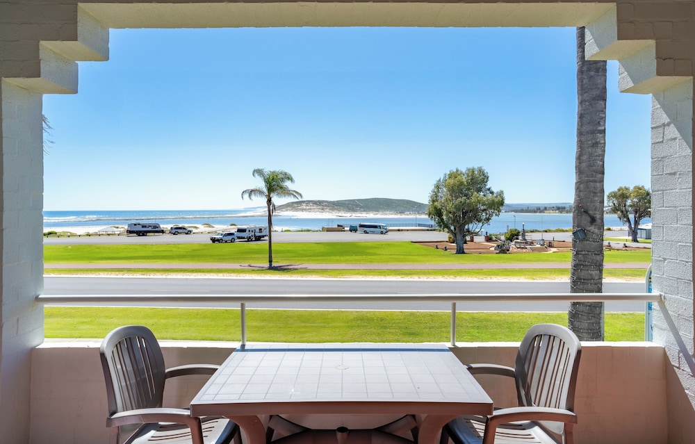 Panoramic Apartment, Beach View photo 2