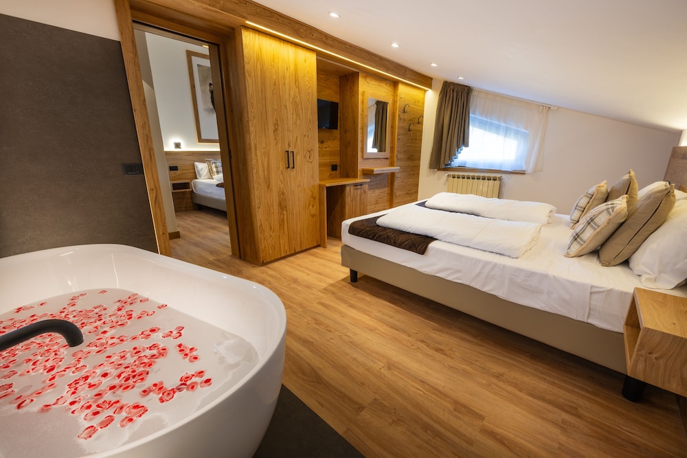 Junior Room, 2 Bedrooms, Tower photo 1