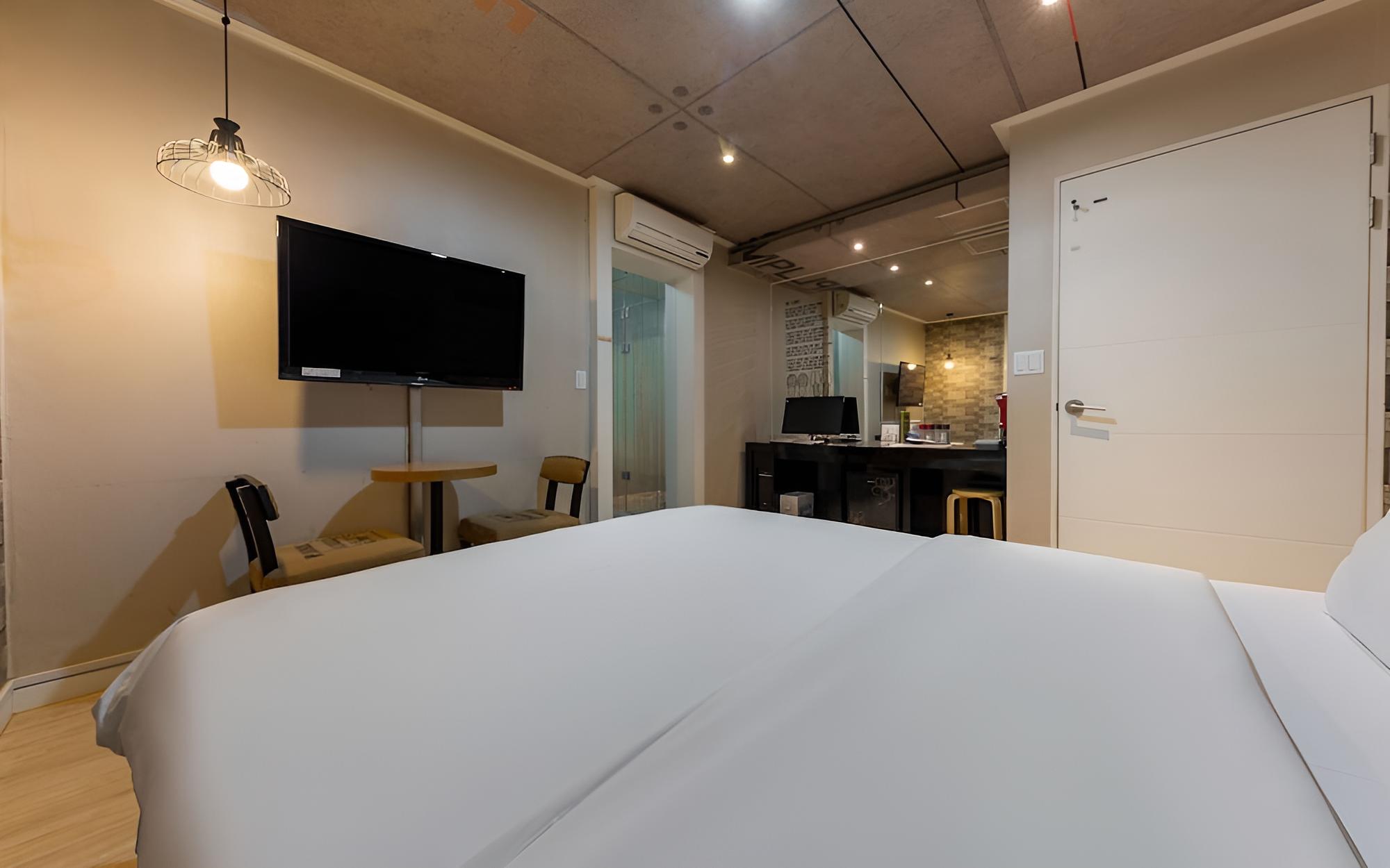 Room (Spacious room (Netflix viewing availa) photo 3