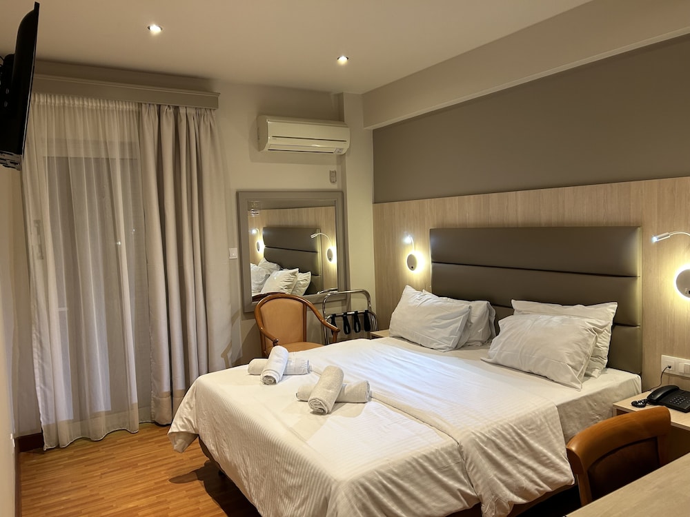 Double or Twin Room - Photo 1