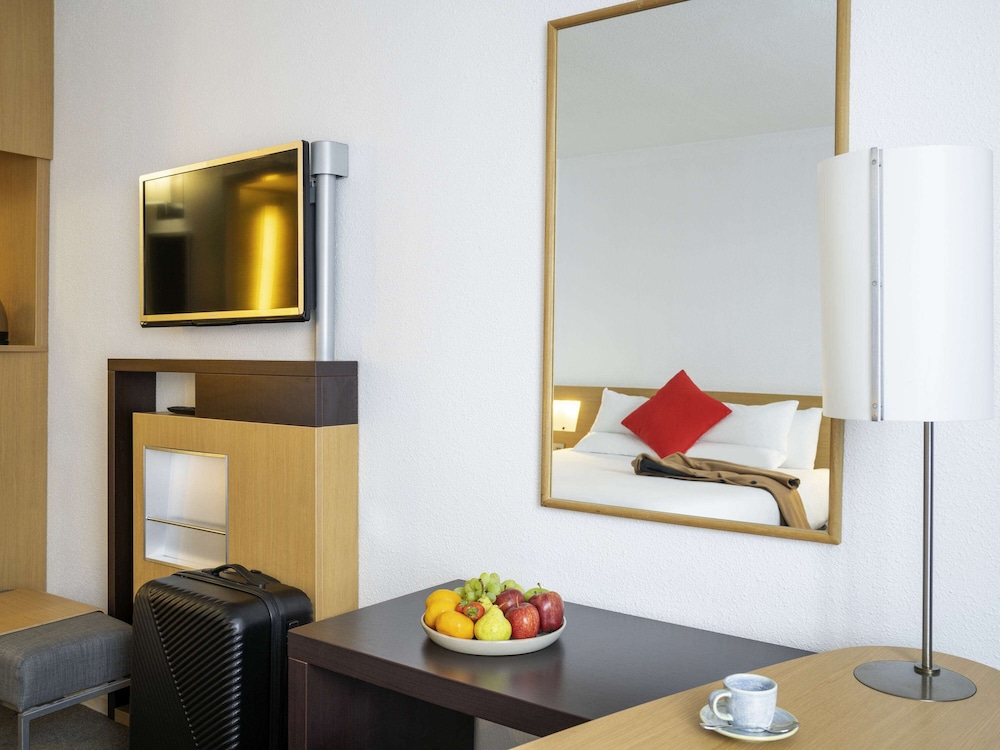 Superior Room, 1 Queen Bed with Sofa bed - Photo 6