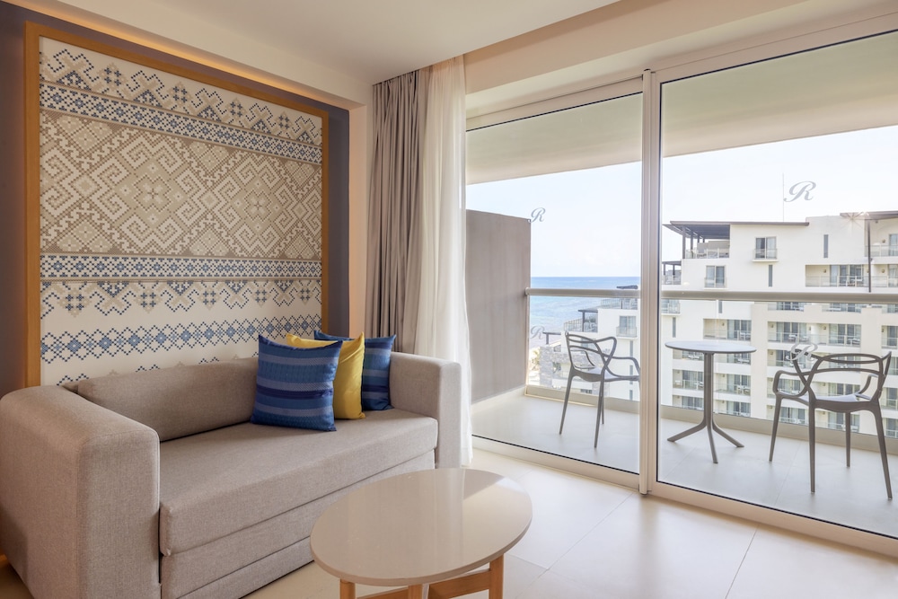 Luxury Junior Suite - Photo 1