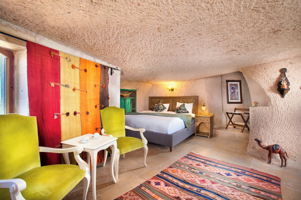 Imperial Cave Suite with Balloon View - Photo 6