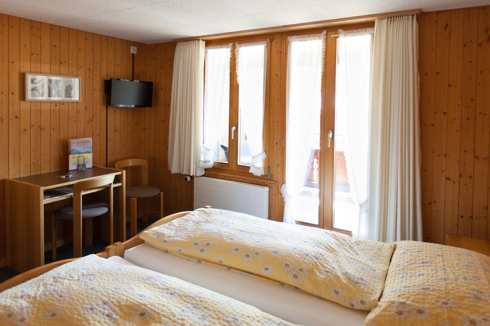 Double Room, 2 Twin Beds, Non Smoking, Balcony photo 3