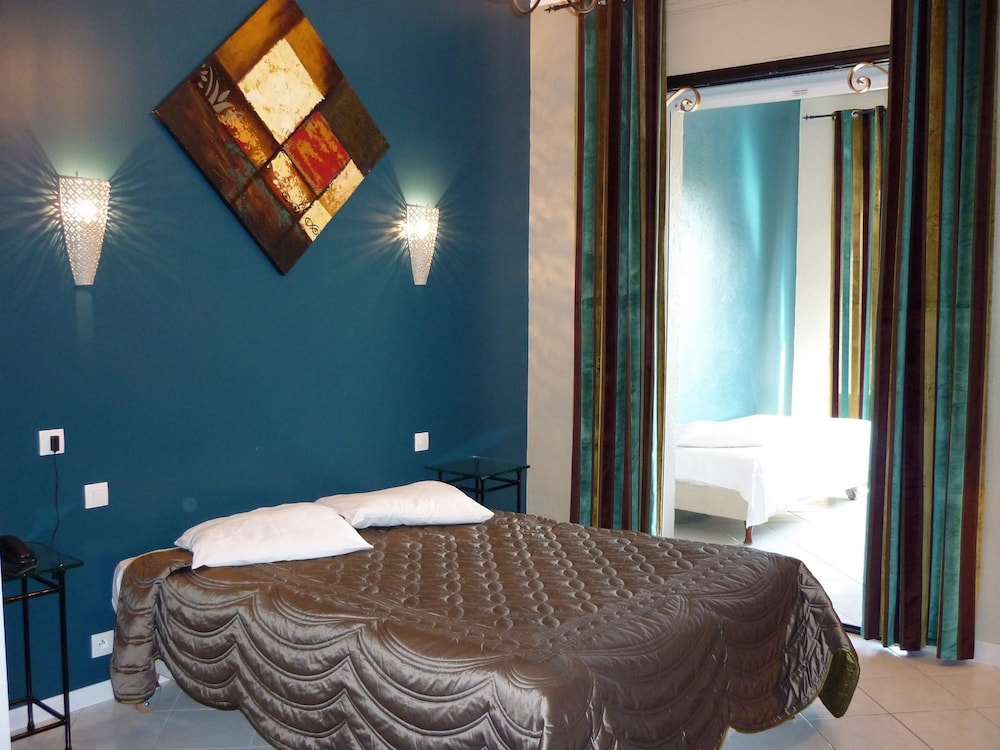 Superior Triple Room (Loggia) photo 3