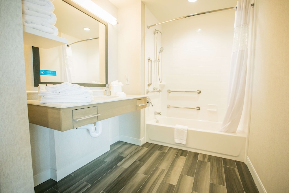Studio, 2 Queen Beds, Accessible, Balcony (Bathtub) - Photo 5