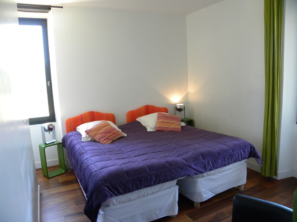 Double Room - Photo 15