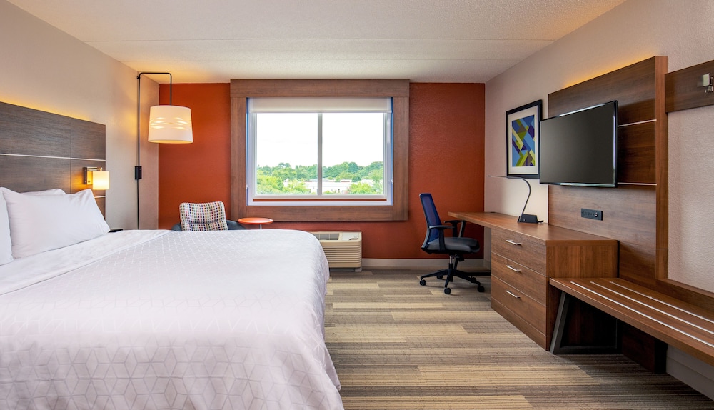 Suite, 1 King Bed, Accessible, Non Smoking - Photo 2