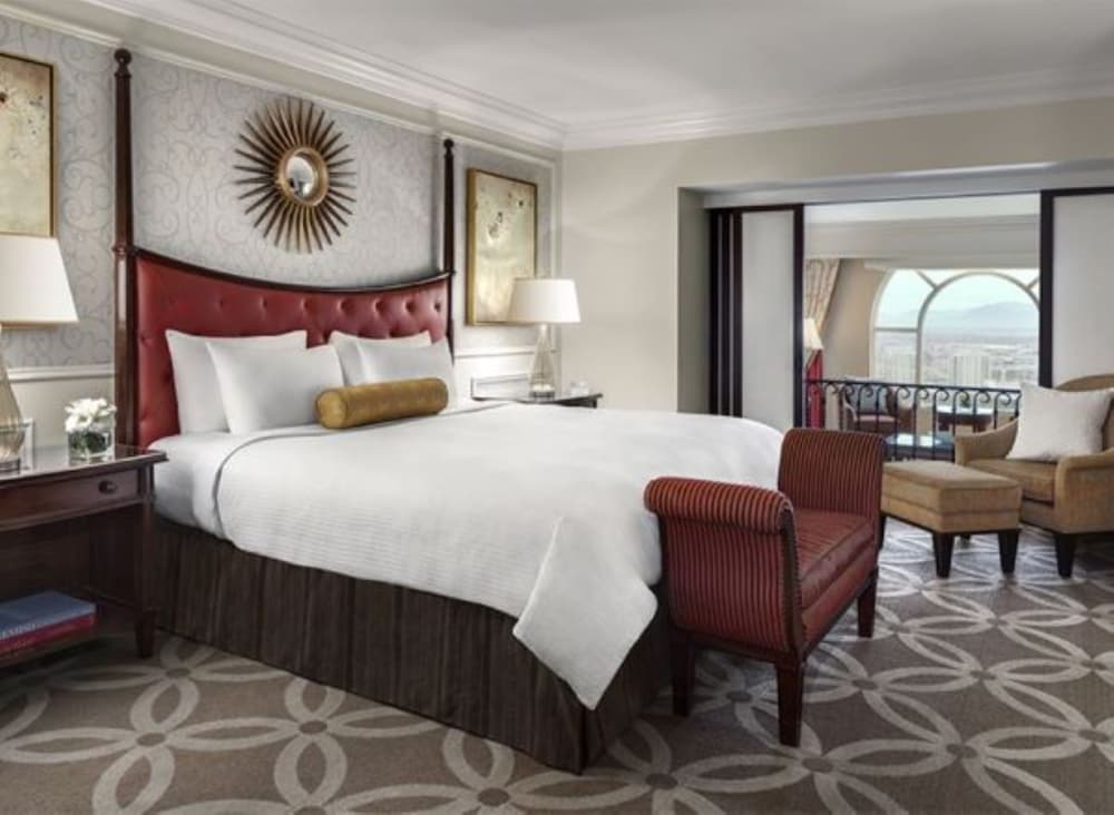 Grand Room, 1 King Bed, City View