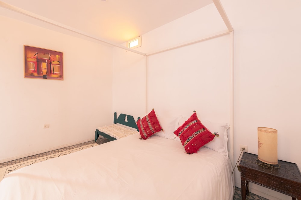Double Room (Mauve) photo 3