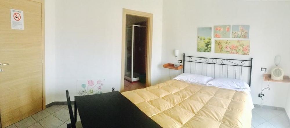 Triple Room, Ensuite, Annex Building