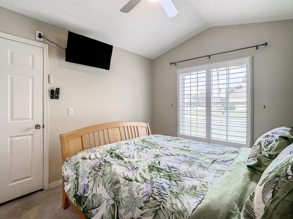 Hampton Lakes Vacation Pool Home, Photo 57