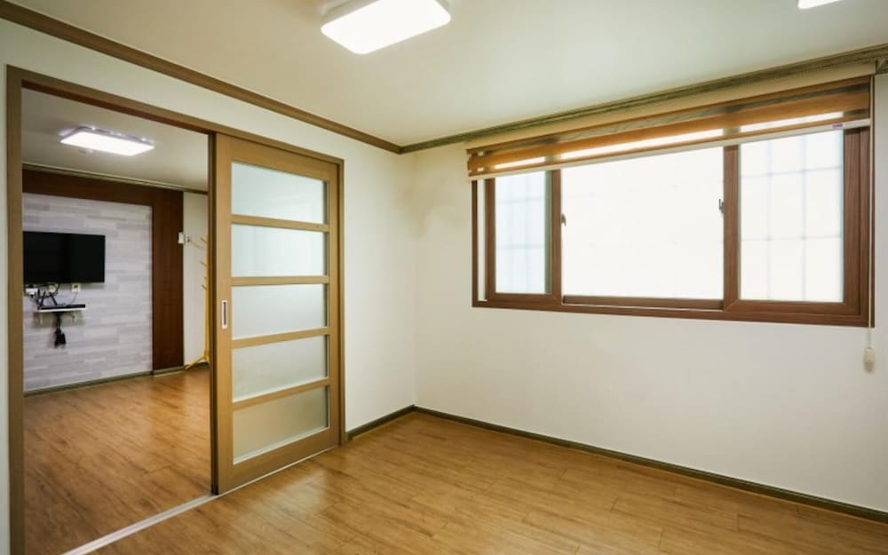 Room (Room 204 Two Room (Ondol)) photo 3