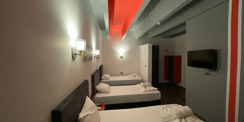 Standard Triple Room, 3 Twin Beds photo 2