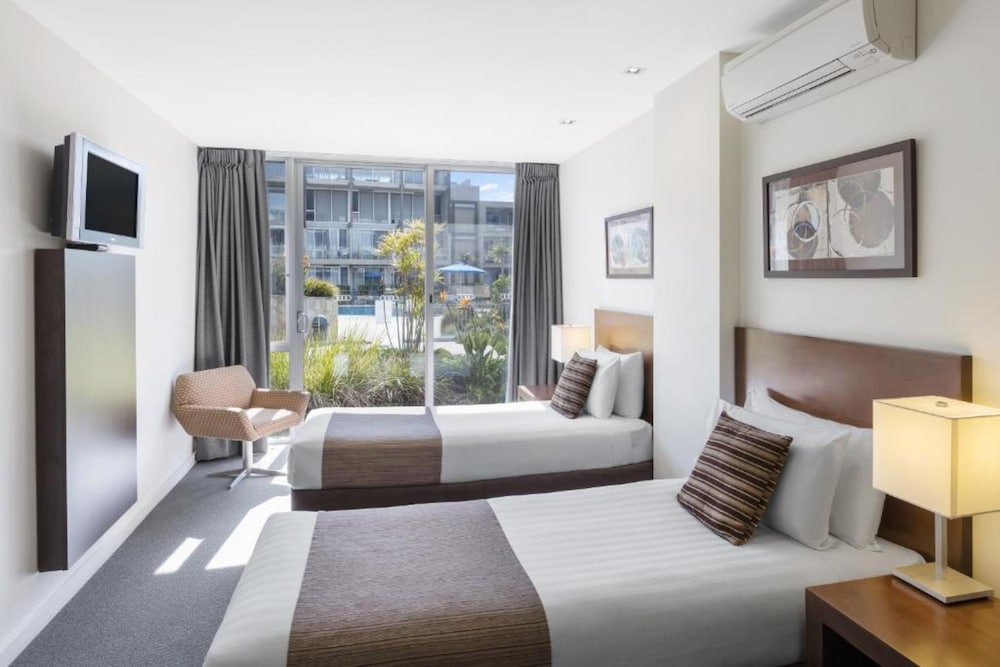 Deluxe Twin Room - Pool View