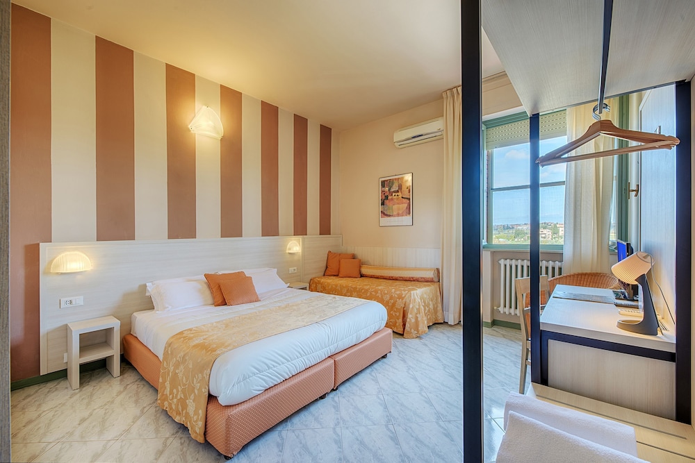 Superior Triple Room photo 2