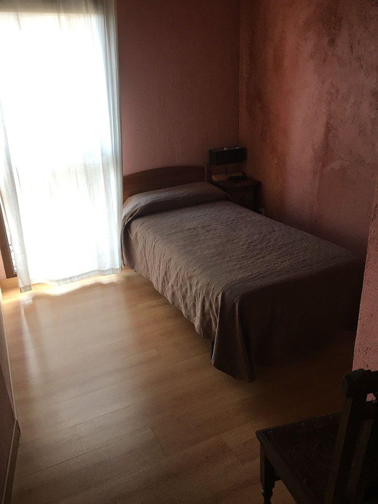 Basic Single Room, 1 Twin Bed