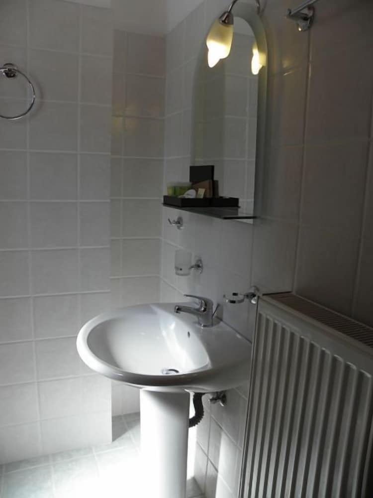 Standard Triple Room photo 2