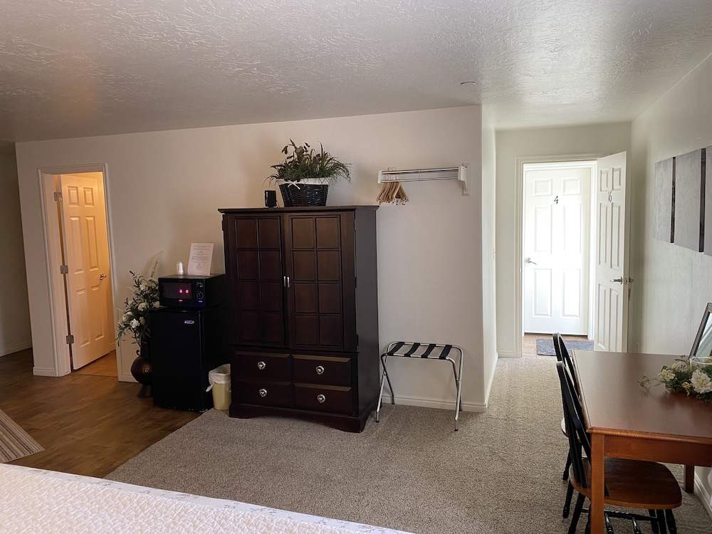 Honeymoon Studio Suite, Non Smoking, Garden View photo 3