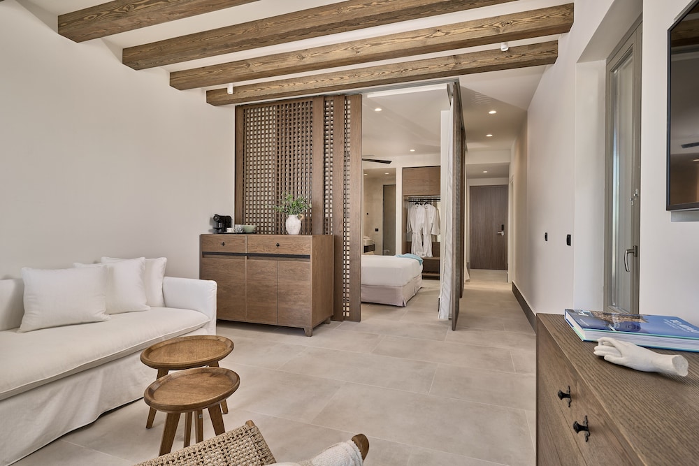 Grand Suite, 3 Bedrooms, Private Pool - Photo 17