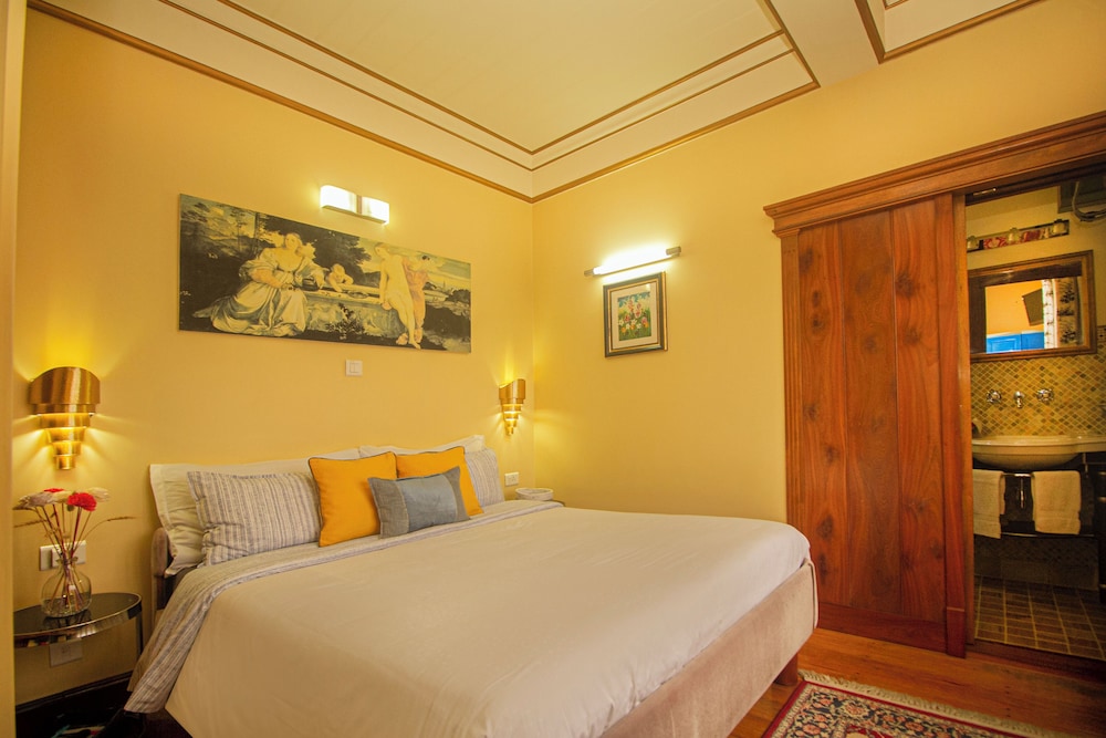 Two Bedroom Suite with Kangchenjunga View - Photo 5