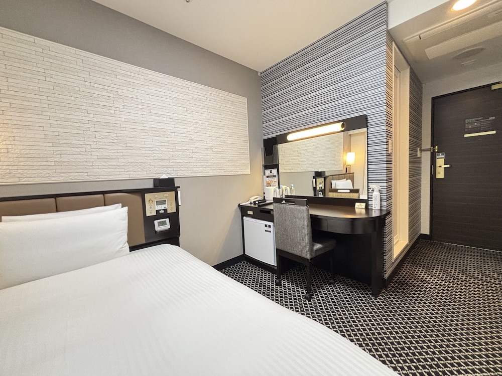 Single Room, Smoking