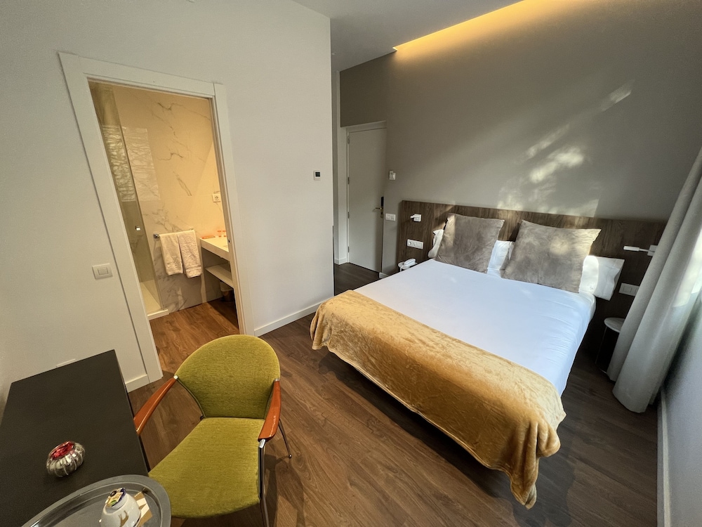 Economy Single Room