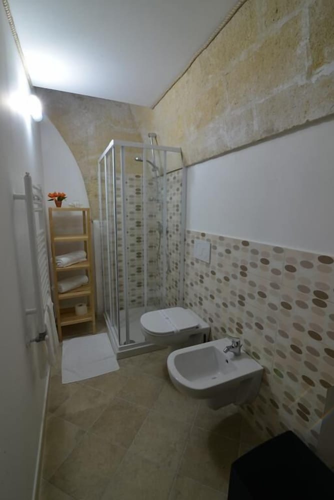 Double Room (n.2)