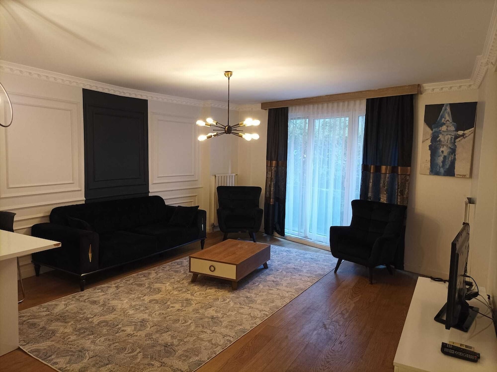Apartment photo 2