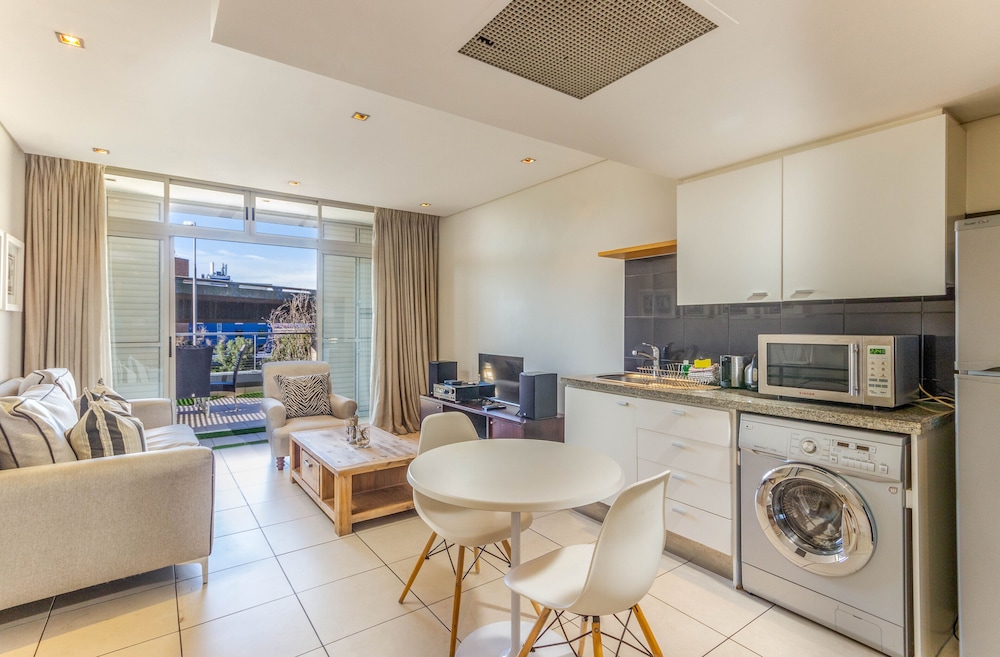 Studio, 1 Bedroom, Balcony, City View