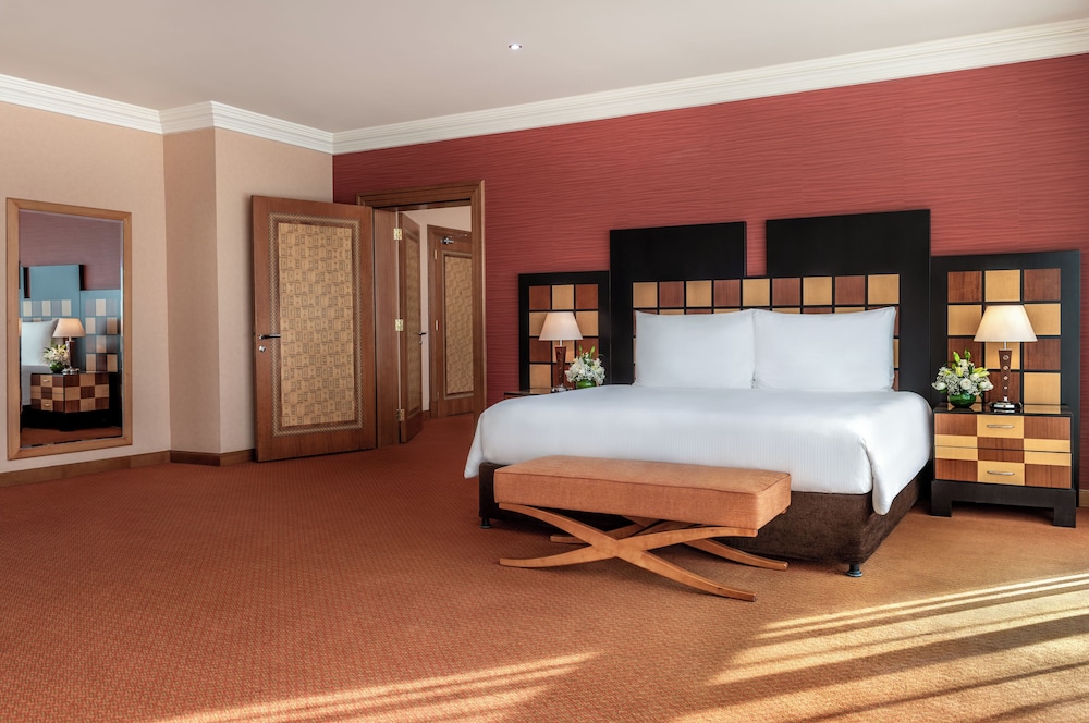 Diplomatic Suite - Free daily shuttle bus to Yas attractions, Yas Mall and Grand Mosque