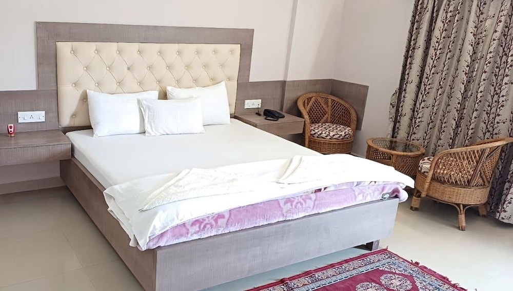 Deluxe Double Room, 1 Bedroom, Garden View, Garden Area