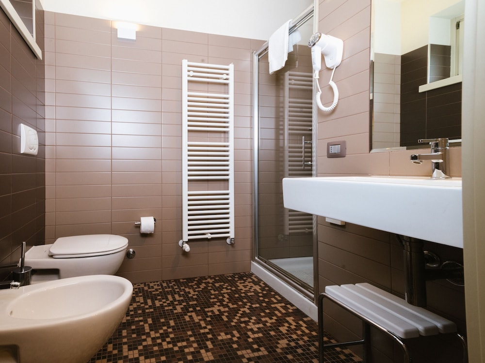 Classic Double Room, Partial Lake View photo 2