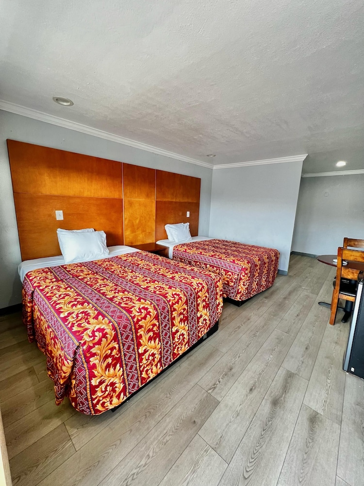 Double Room, 2 Double Beds, Smoking