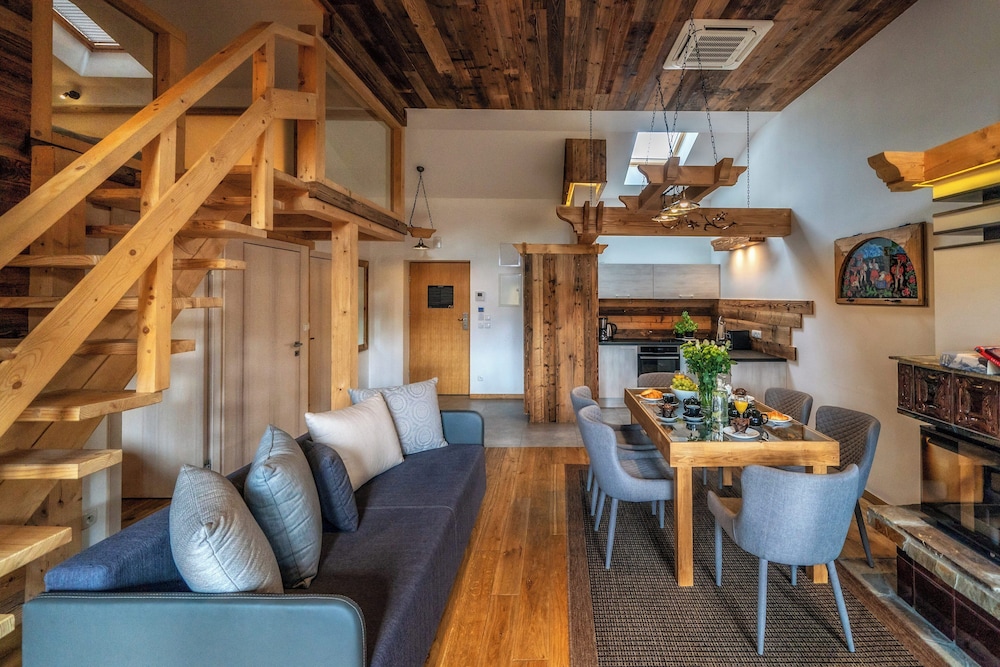 Executive Apartment (213 with SPA, Pool access)