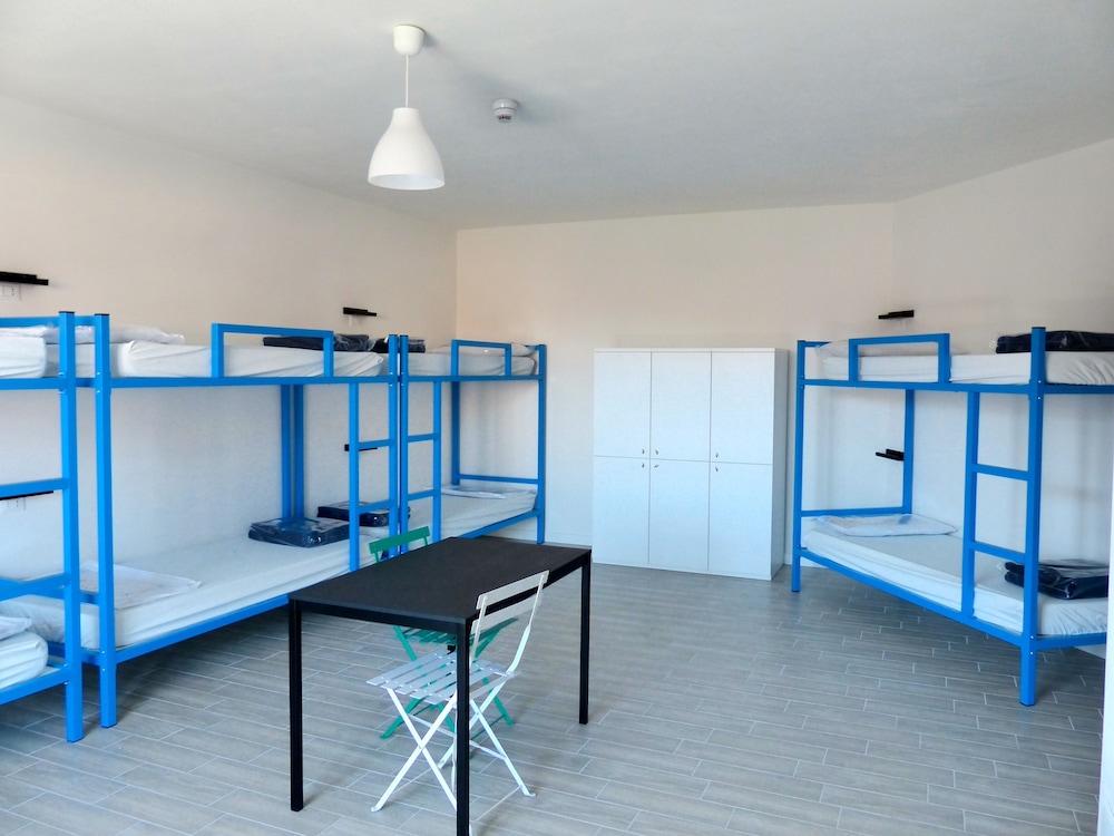 Shared Dormitory, 1 Twin Bed