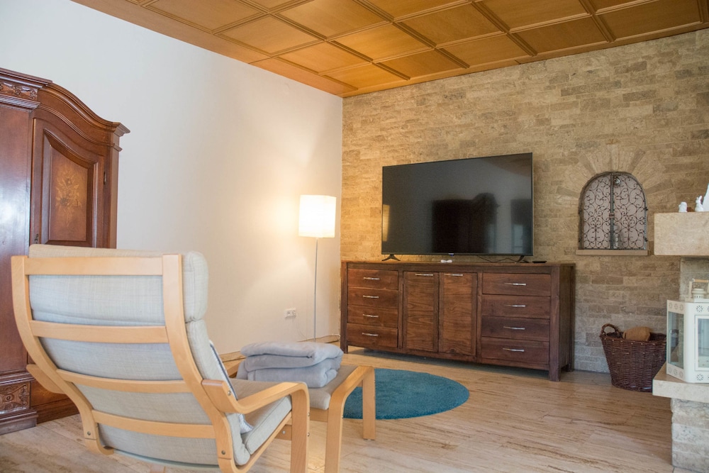 Comfort Apartment, 2 Bedrooms, Ground Floor photo 2