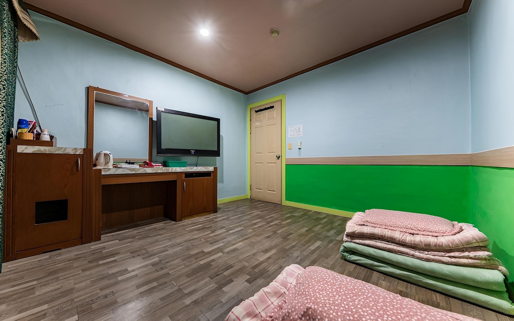 Room (Ondol (Additional charge of KRW 5000 ) - Photo 8