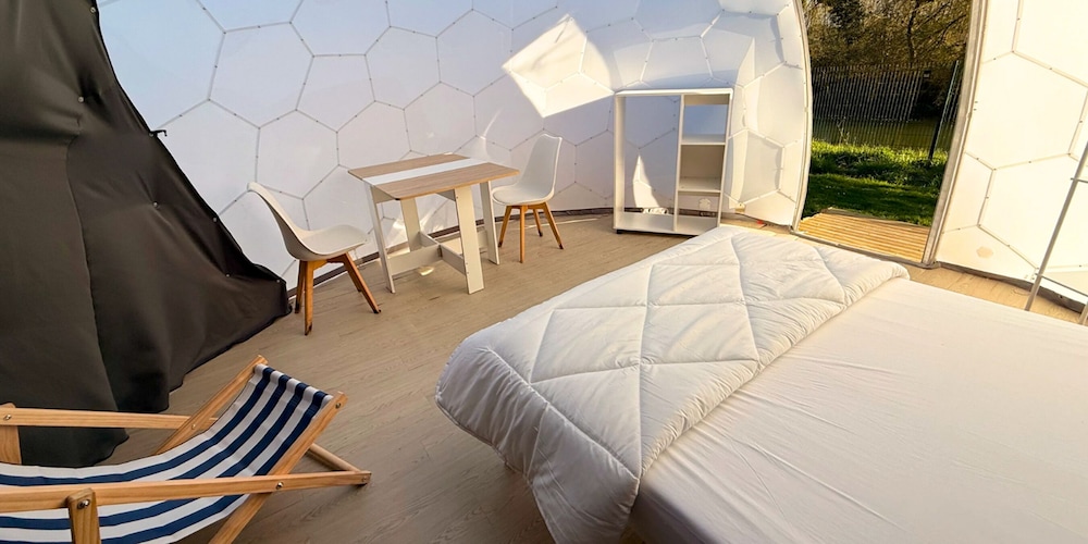 Premium Tent photo 3