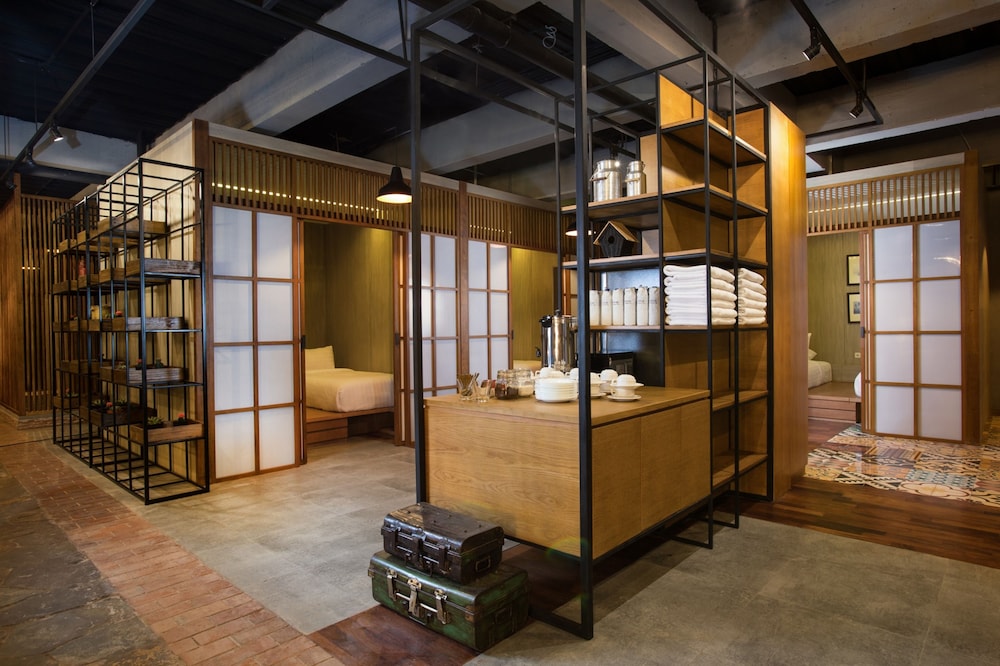 7-bedrooms Mezzanine with sharing bathroom