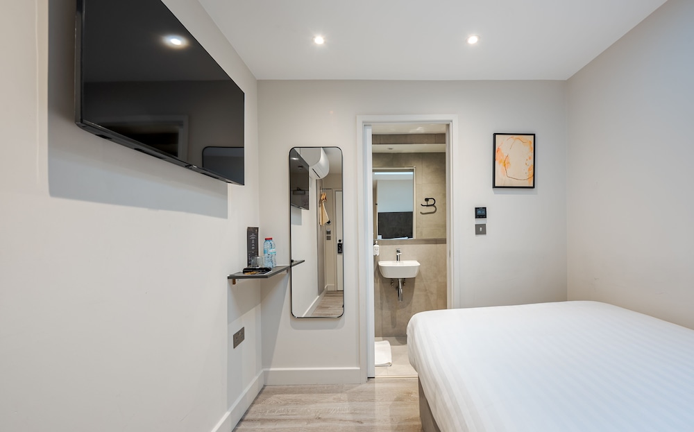 Basic Double Room photo 2